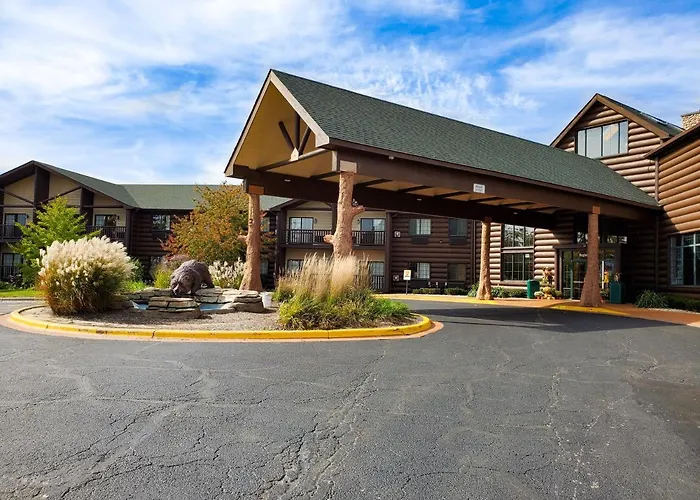 Grand Bear Resort At Starved Rock