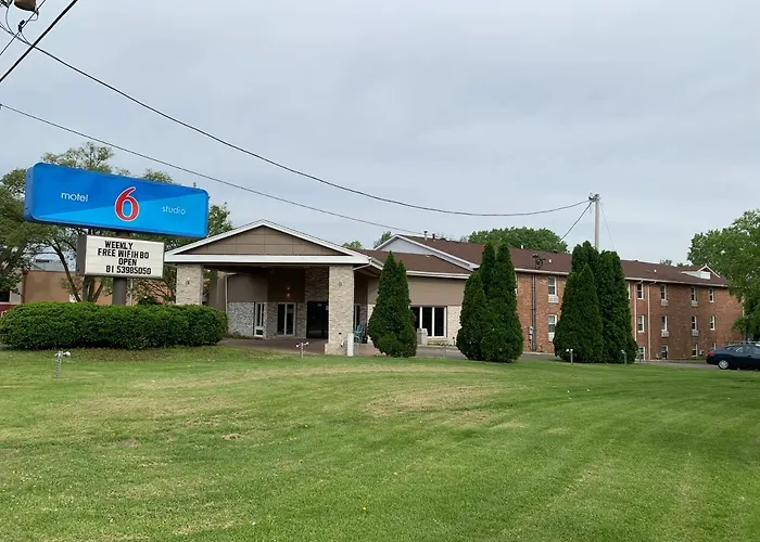 Studio 6 Rockford