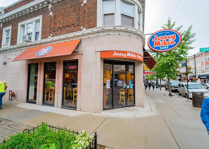 Decom Comfy And Complete Studio Apt Near Boystown - Oakdale 317 Rep