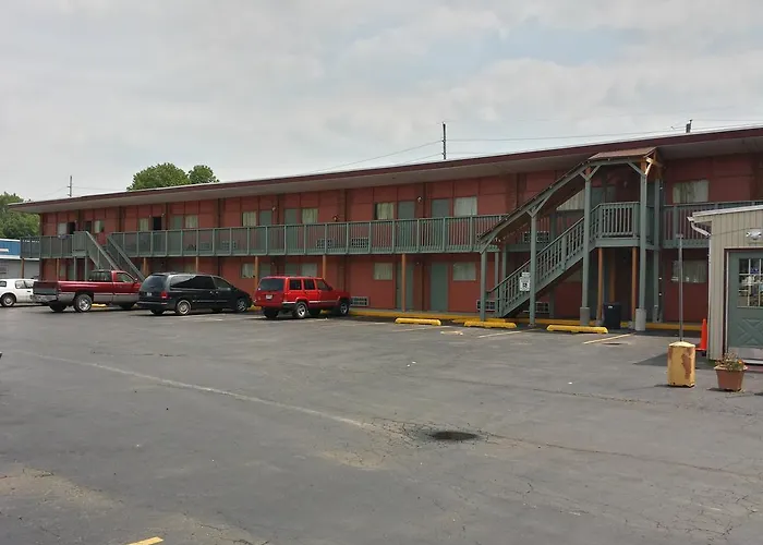 Trailway Motel - Fairview Heights