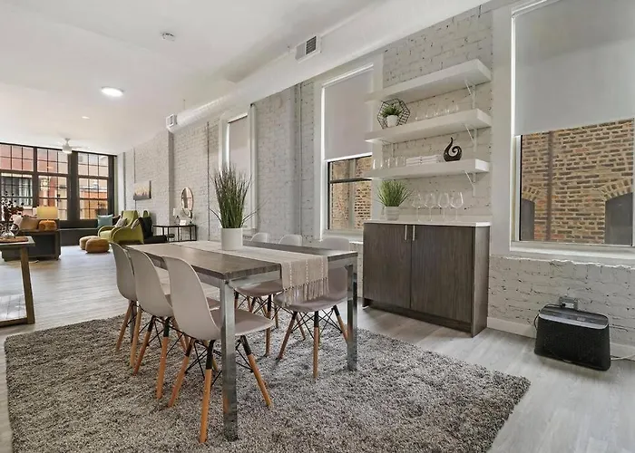 Wonderful 2-Bedroom Apt Near Restaurants - Hubbard 4