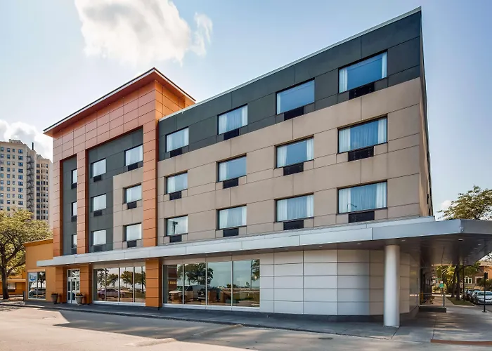 La Quinta Inn & Suites Chicago - Lake Shore