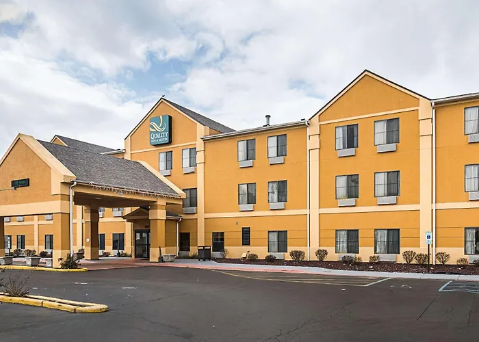 Quality Inn & Suites Harvey - Chicago Southland