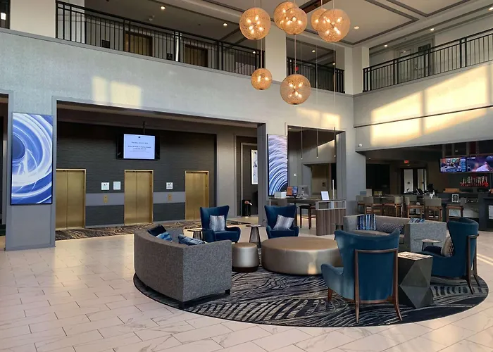 Doubletree Suites By Hilton Hotel & Conference Center Chicago-Downers Grove