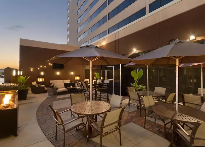 Hilton Suites Chicago/Oakbrook Terrace