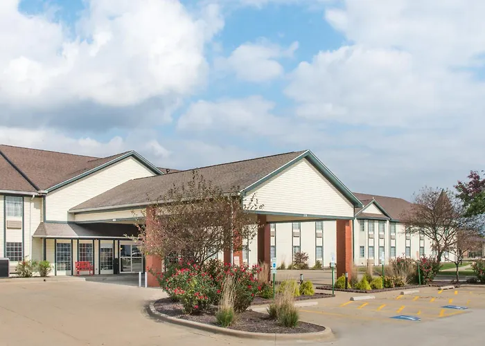 Ramada By Wyndham Springfield North