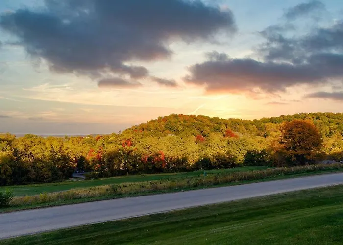 Relaxing 2Bedroom Townhome W/Playroom & Great View