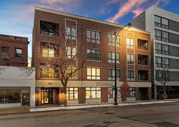 Elegant 2Br Apartment With In-Unit Laundry - Sheridan 102