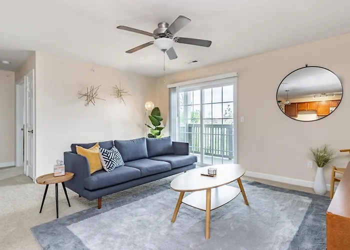 Contemporary Stay In Central Peoria
