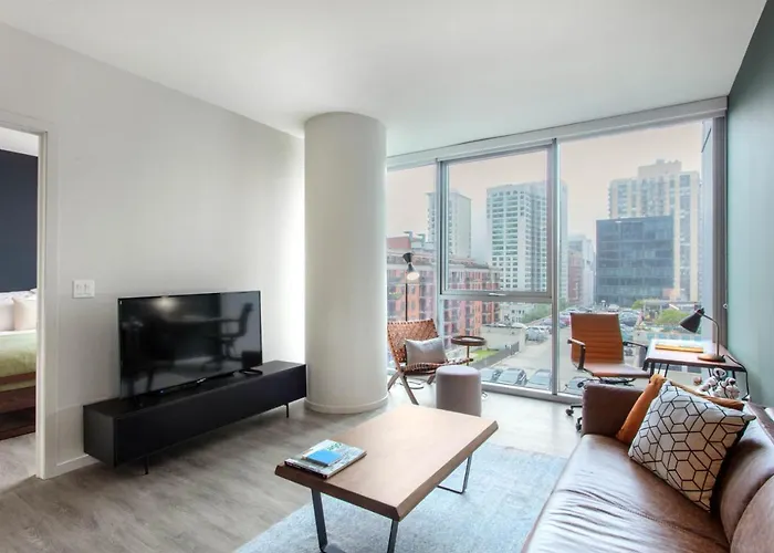 River N 1Br W Gym Wd Nr Mag Mile By Bluegound Chi-127