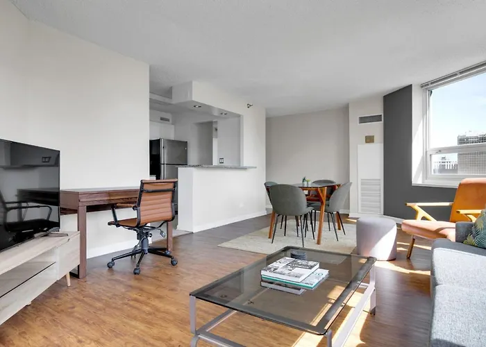 River N 1Br W Gym Wd Nr Mag Mile Chi-85