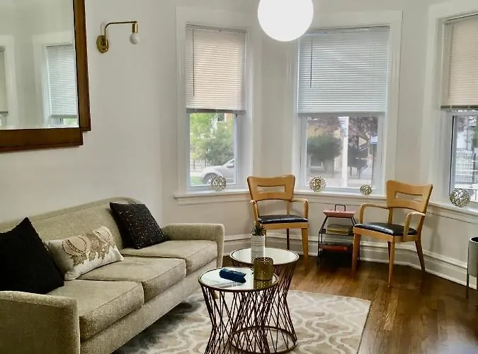 Logan Square Modern Apartment