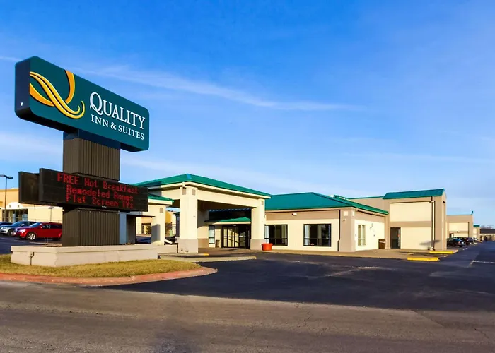 Quality Inn & Suites Moline Airport