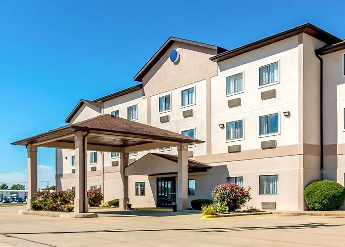 Quality Inn & Suites Salem Near I-57
