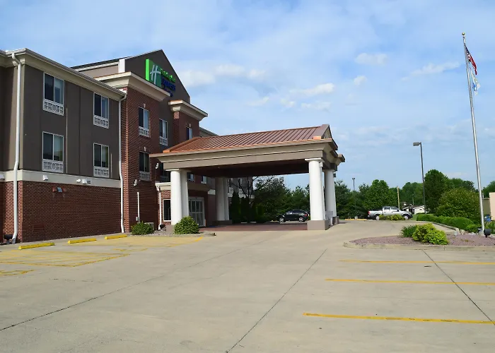 Holiday Inn Express & Suites Sparta