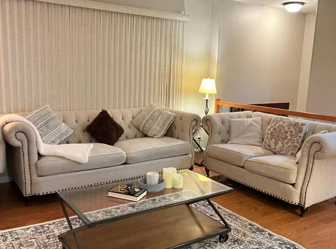 Luxe 3Br, 2Ba + Hot Tub