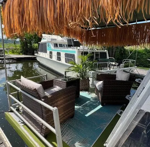 Vintage Minnow For 2 Houseboat