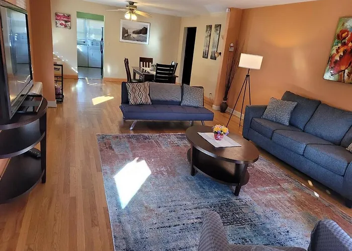 Great Chicago Getaway 2 Bedrooms Sleeps 1 To 4
