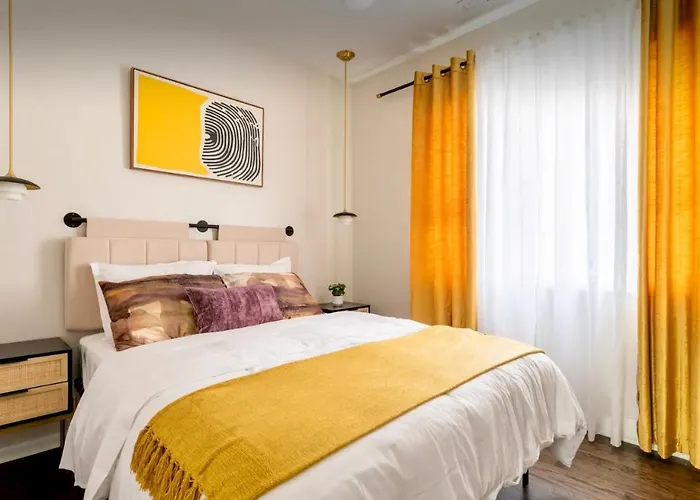 New! Spacious Art Deco Modern 5 Bd/3Ba Condo