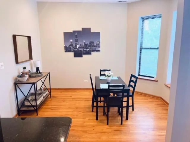 3Bd/2Ba In Historic Hyde Park Neighborhood W/ Parking Near University Of Chicago