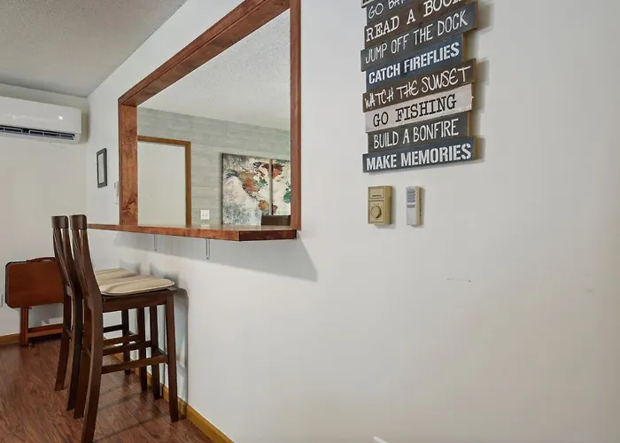 Kickapoo Creekside Escape