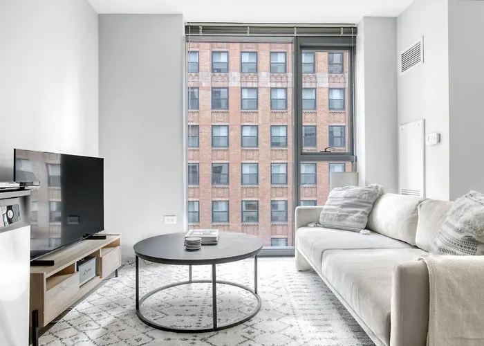 Loop Studio W Pool Gym Lounge Nr Riverwalk Chi-648