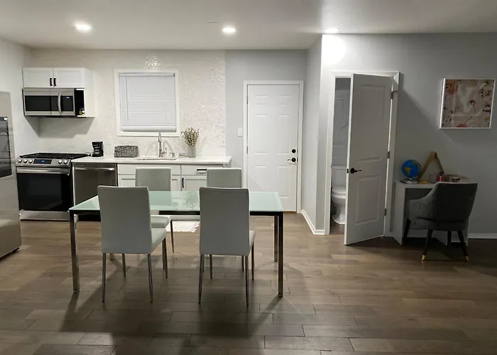Modern 3Bed 2Bath Cozy Ranch With Diy Art Porch