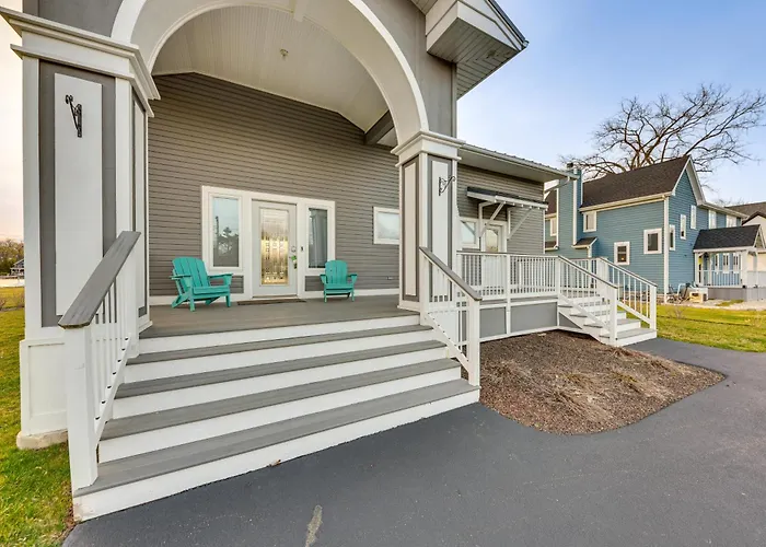 Home On Fox River: Modern Decor Style!