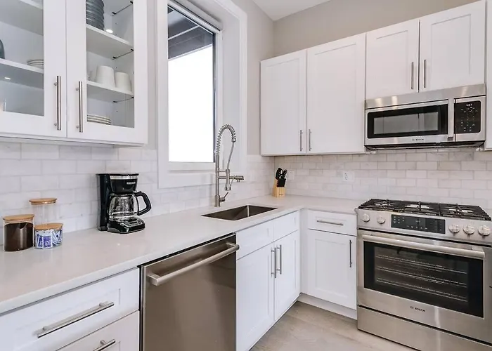 2 Newly Built Luxury Condos With Private Roofdeck