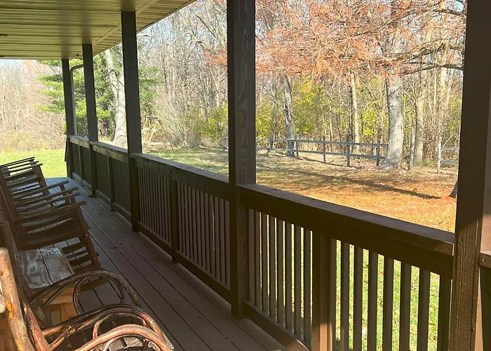 Binion Lodge At Beaver Lake