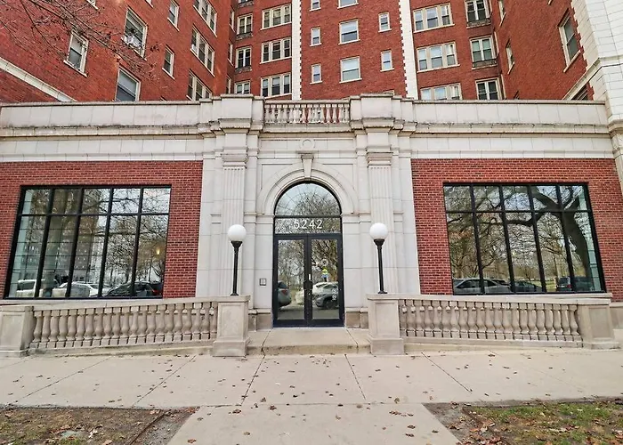Sleek 1-Bedroom Apt In Chicago - East Park Tower 0610 Rep