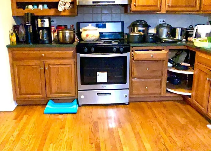 B3 A Private Room In Naperville Downtown With Desk And Wi-Fi Near Everything