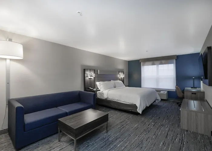 Holiday Inn Express & Suites Zion By Ihg - Great Lakes-Free Breakfast And Naval Base Shuttle
