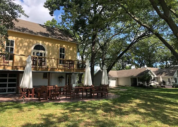 Cottage With Pond At Hidden Creek Estates