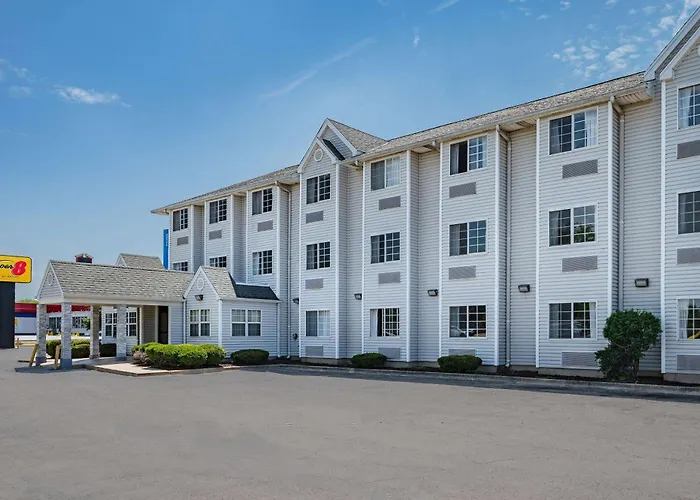 Super 8 By Wyndham Joliet