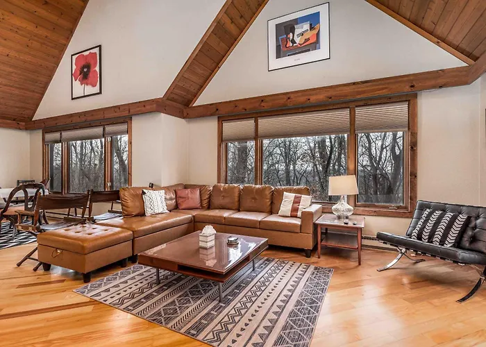 4 Bdrm Dog-Friendly Territory Getaway