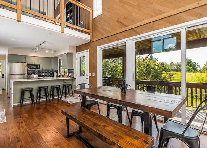 Fox Wood Path Getaway