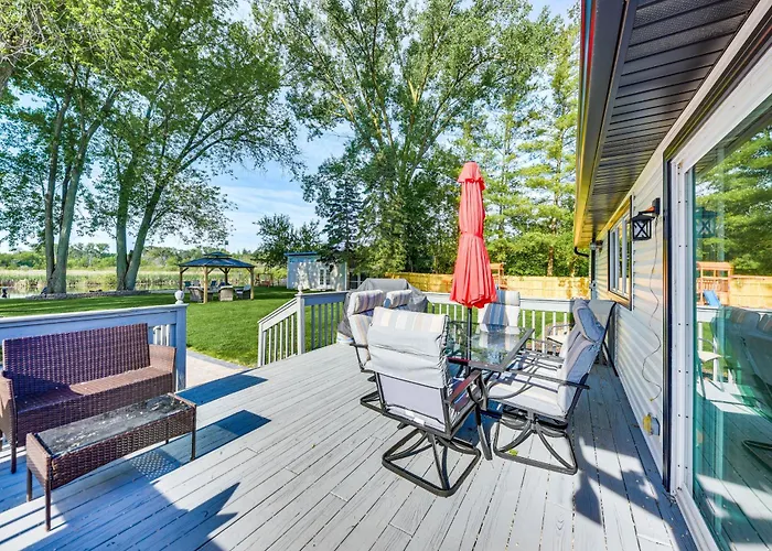 Lakefront Antioch Home W/ Dock, Grill, Game Room!