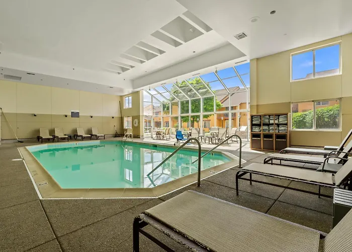 Chicago Club Inn & Suite