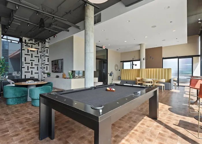 Avra Stylish Apartments Prime West Loop Location Near Union Park