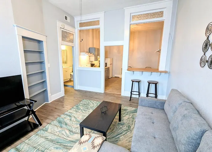 Private Apartments And Sleeping Rooms Near Marathon, Hershey