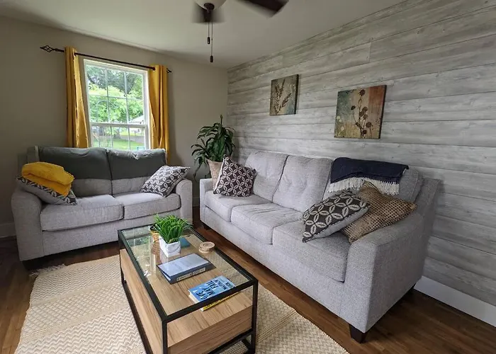 Walk To Washington Park, Pet-Friendly, Backyard