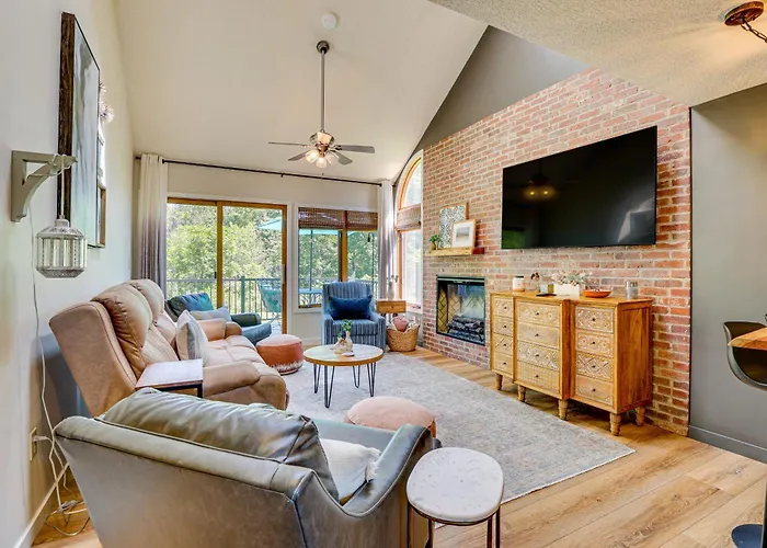 Indoor Pool Access And Deck Galena Family Getaway!