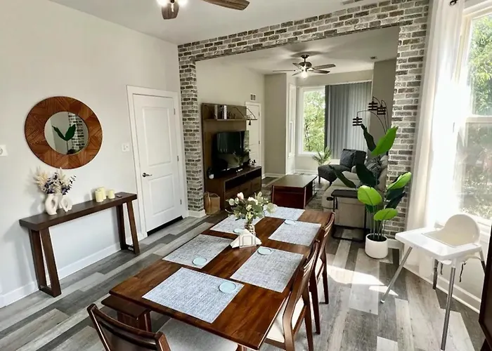 Stylish 3Bedroom Aparment W Games & Free Parking