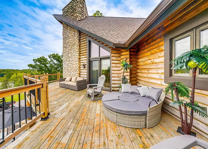 Pool, Deck, Game Room! Group Getaway On Fox River