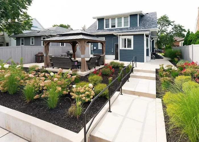 Rockford Il 2Bd Upper Queen Bed, Patio & Fast Wifi