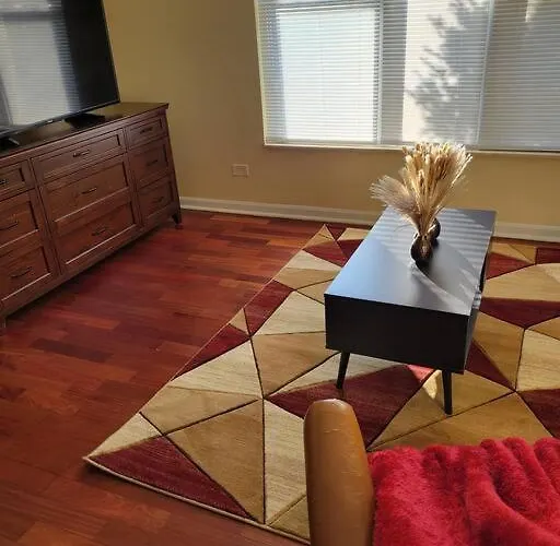 Charming 3Bd 2Bth Apartment--Private