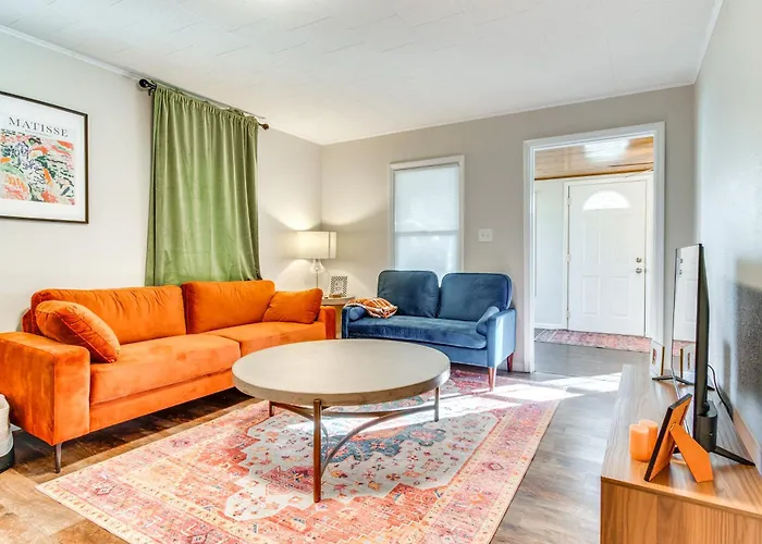 Hike, Boat & Fish: Dog-Friendly Robinson Home