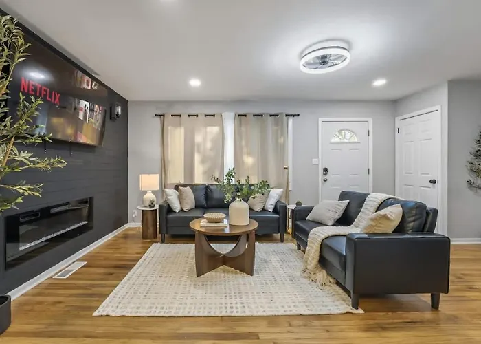 Joliet Cozy Oasis 4Br