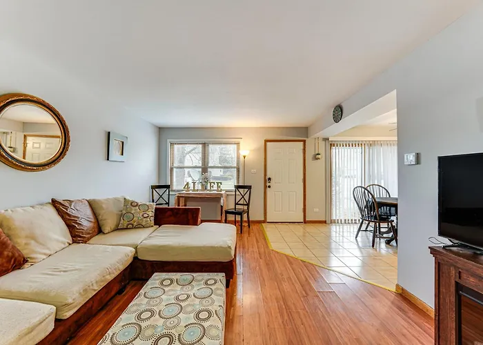 3 Mi To Credit Union 1 Amphitheatre: Suburban Stay